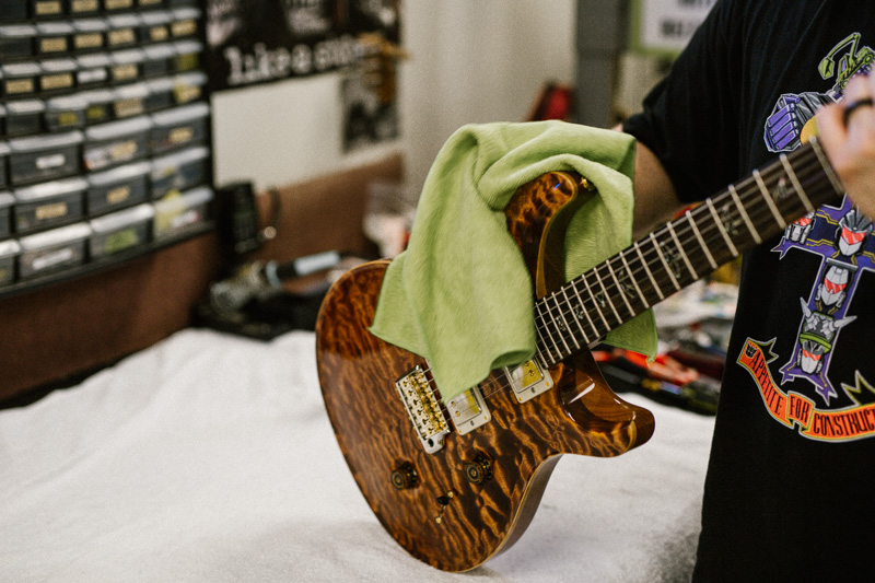How To Clean a Guitar: A Step-by-Step Guide