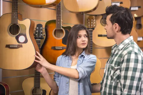 10 Tips To Buy Your First Guitar